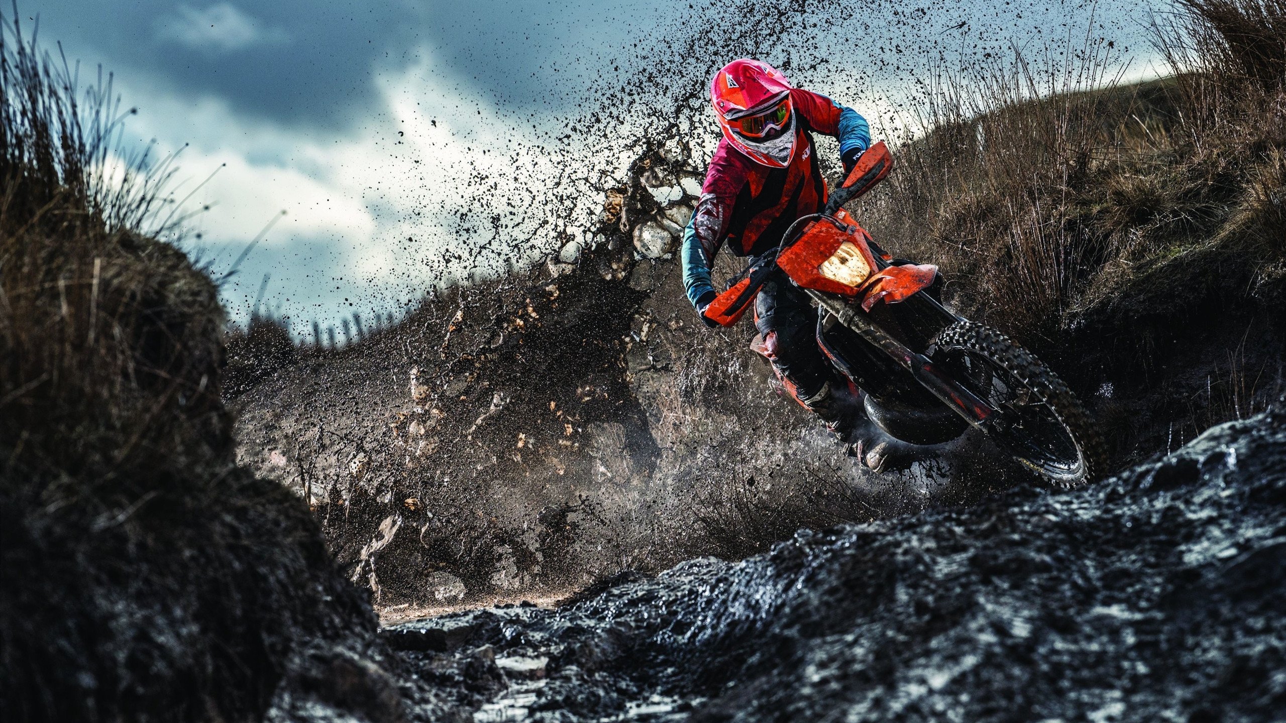 开云体育登陆入口-五大联赛是否在中场搭配中加入更多防守倾向球员，五大联赛最强中场